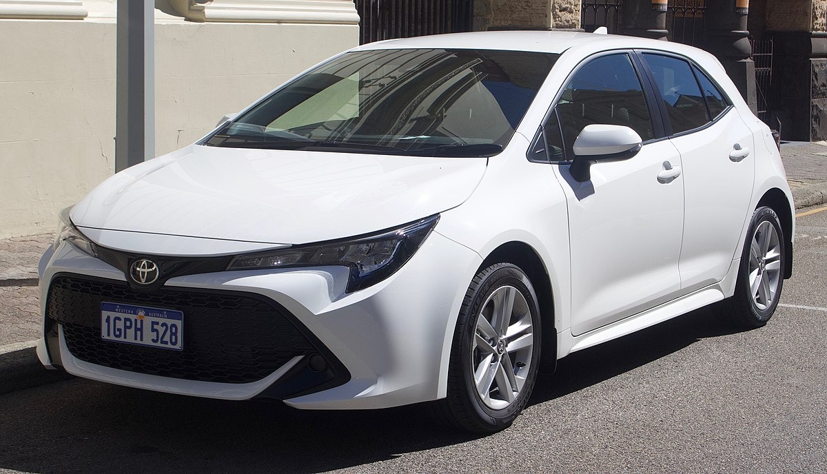 1200px-2018_Toyota_Corolla_MZEA1